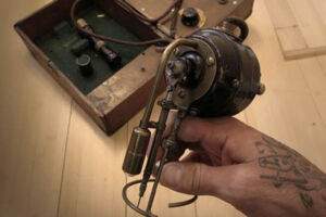 Maquina eléctrica antigua para tatuar