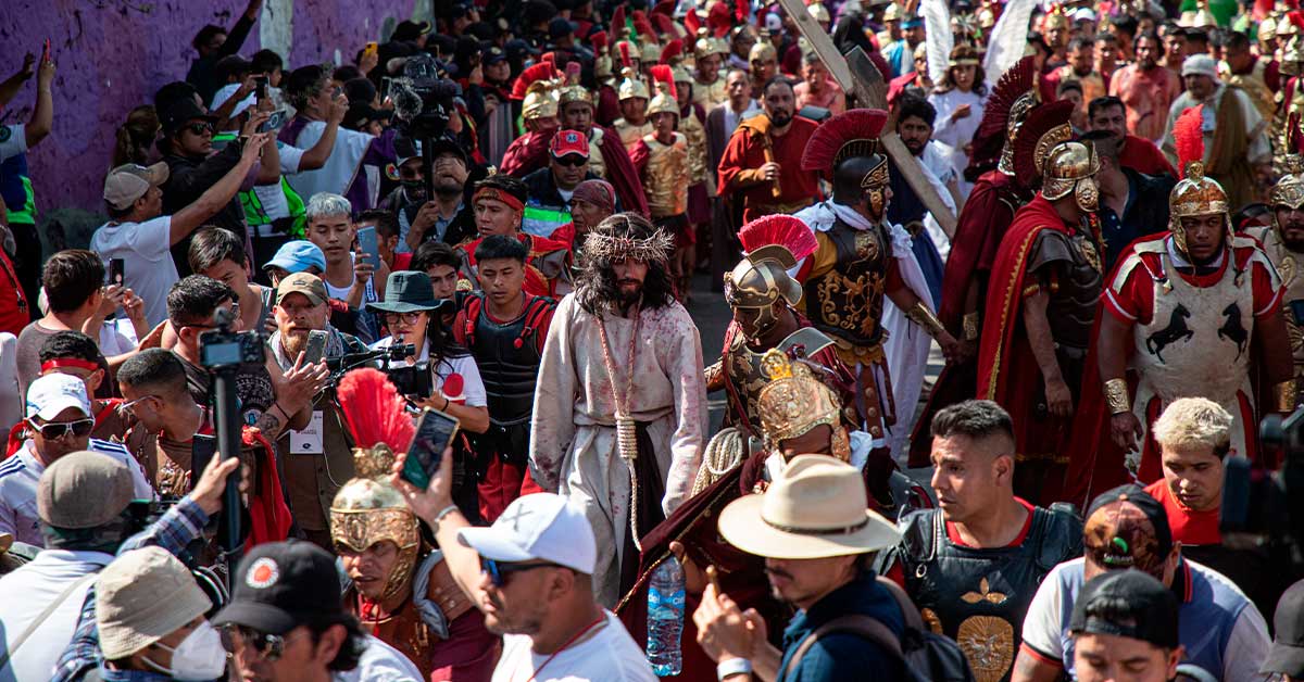Vía crucis en la alcaldía Iztapalapa, Ciudad de México, abril 2023