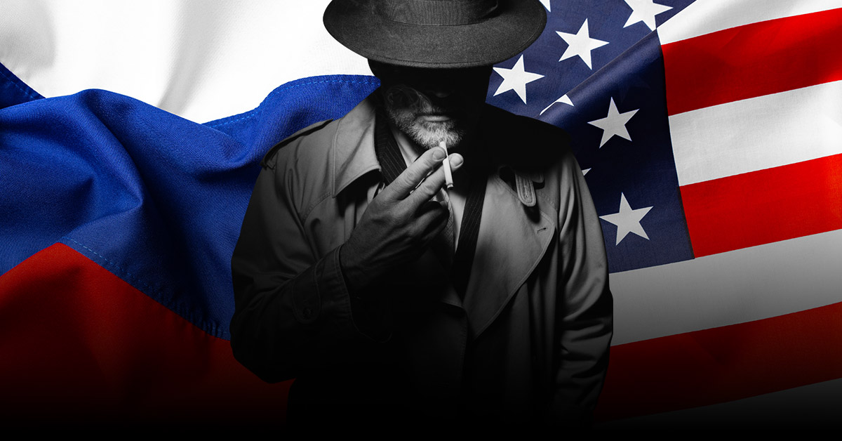 Espía entre las banderas de Estados Unidos y Rusia