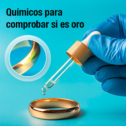 Persona usando químicos para comprobar si un anillo es de oro