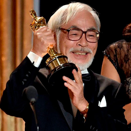 Miyazaki recibiendo un Oscar honorífico | Pinterest 