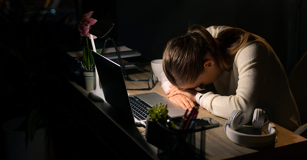 Mujer con burn out laboral