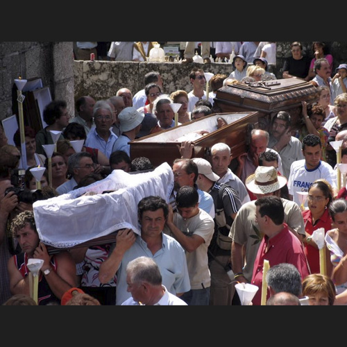 Procesión de los ataúdes | Fuente: X 