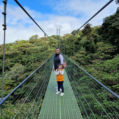 Familia de vacaciones en Costa Rica